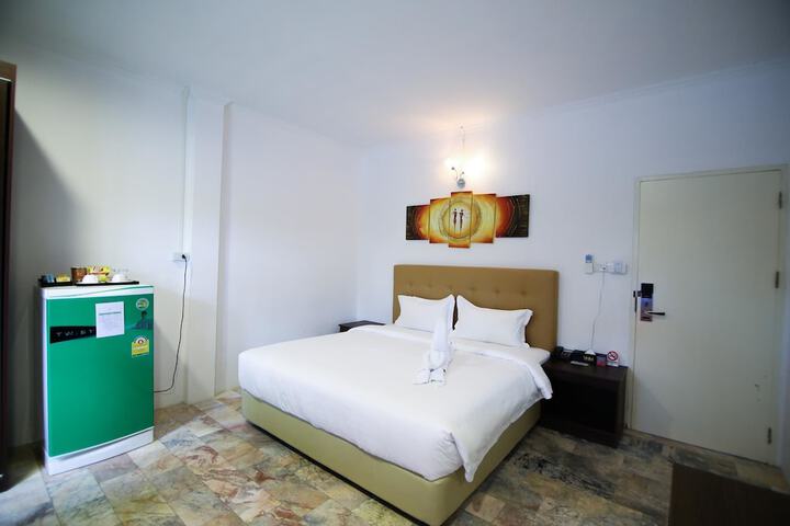 Room 11 of 35