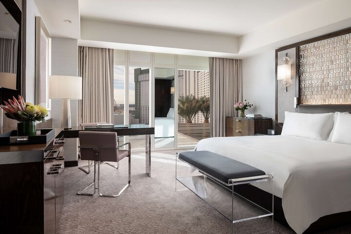 Room 21 of 170