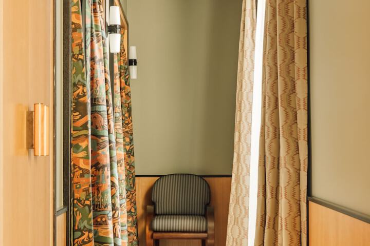 Room 10 of 146