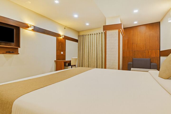 Room 25 of 40