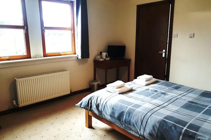 Room 11 of 38