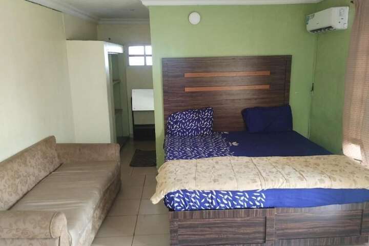 Room 18 of 27