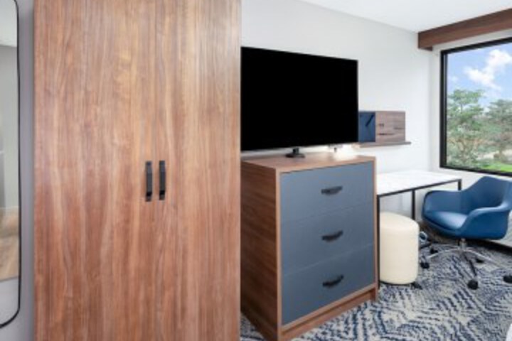 Room 19 of 39