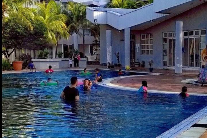 Pool 3 of 5
