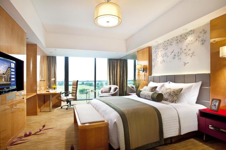 Room 4 of 39