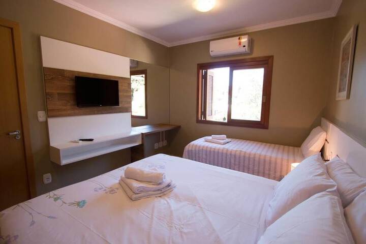 Room 2 of 53