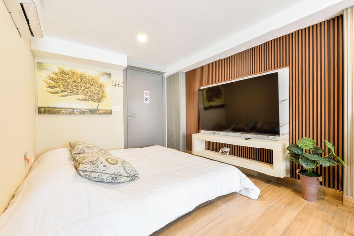 Room 80 of 169
