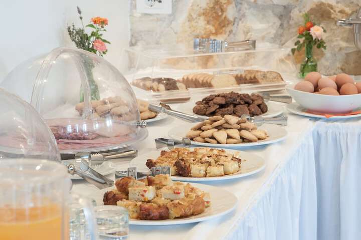 Breakfast/Coffee Service 66 of 105