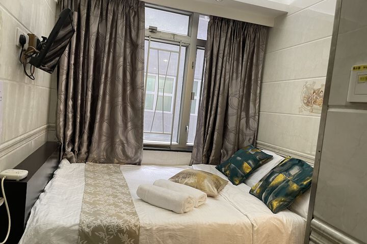 Room 119 of 195