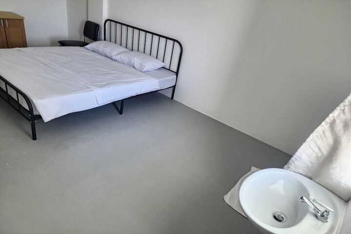 Room 16 of 35