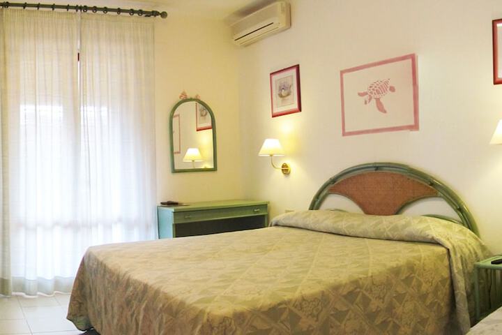 Room 6 of 51