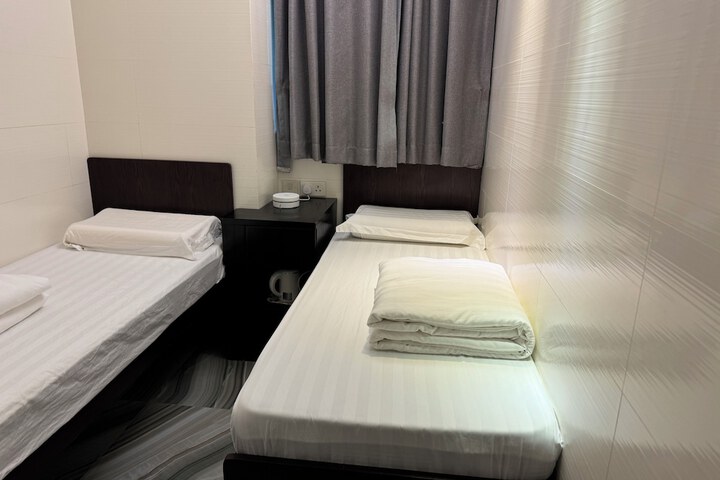 Room 151 of 195