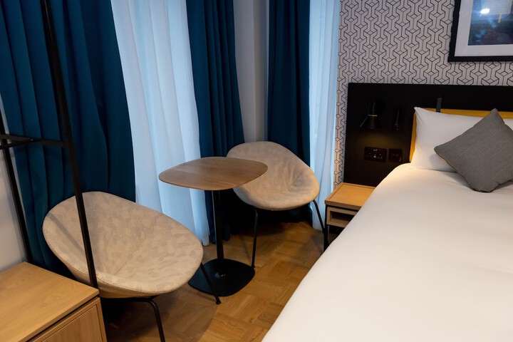 Room 12 of 24