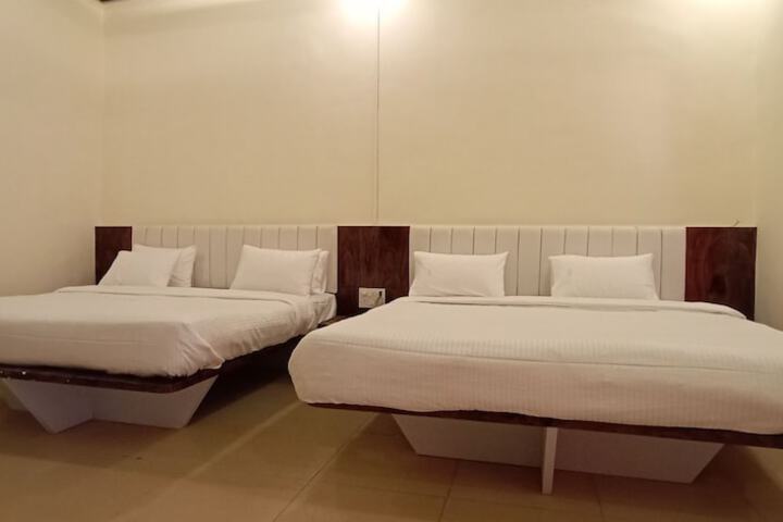 Room 7 of 25
