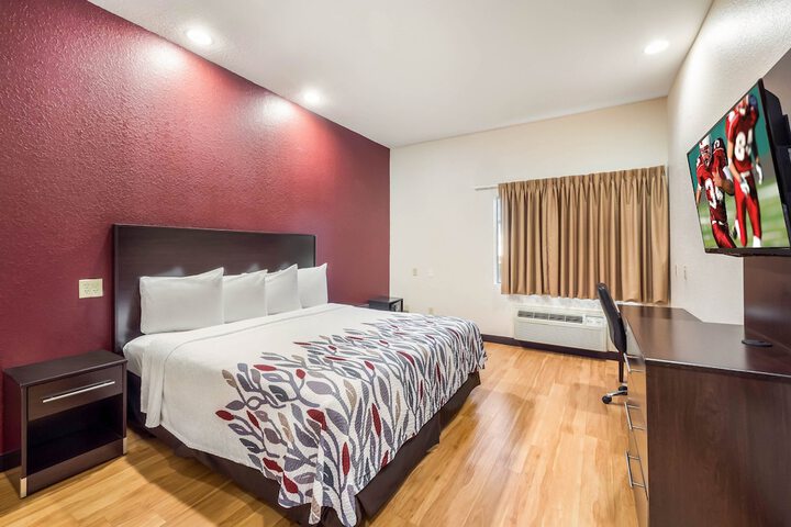 Standard King Bed Accessible (8 of 22)