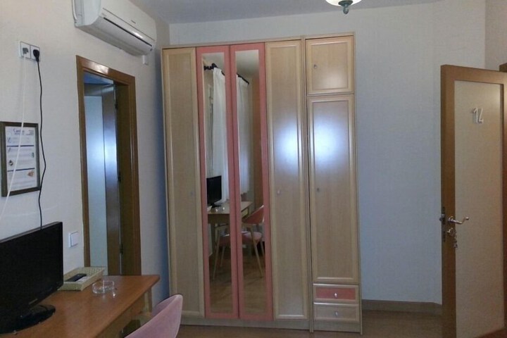 Room 37 of 66