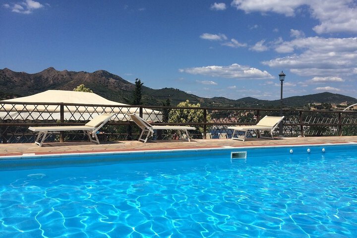 Hotel with Pool