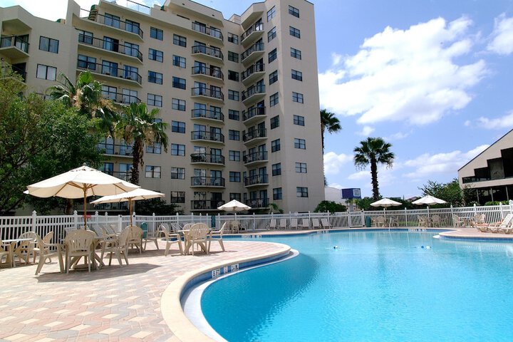 Hotel with Pool