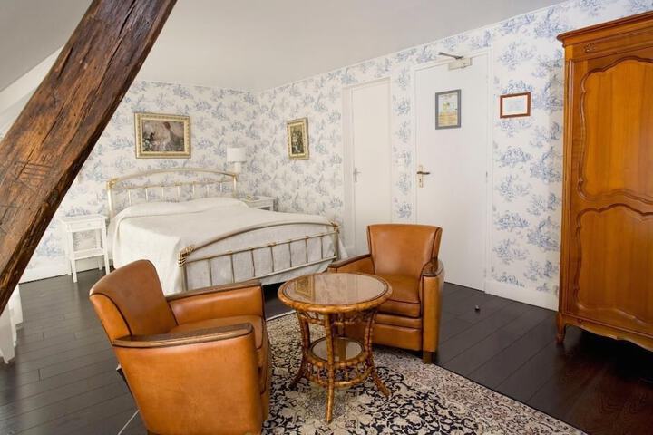 Room 5 of 54