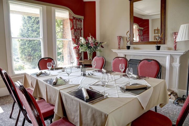Dining 51 of 64