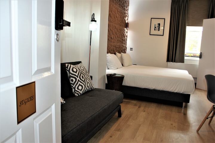 Room 19 of 48