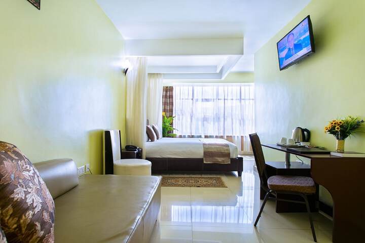 Room 6 of 36