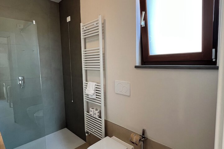 Room 85 of 120