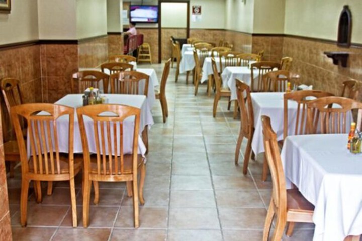 Dining 27 of 45