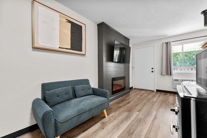 Room 36 of 77
