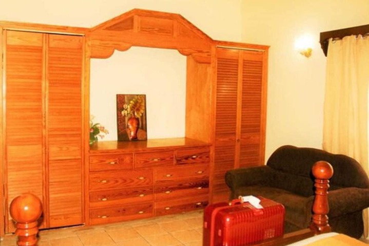 Room 12 of 42