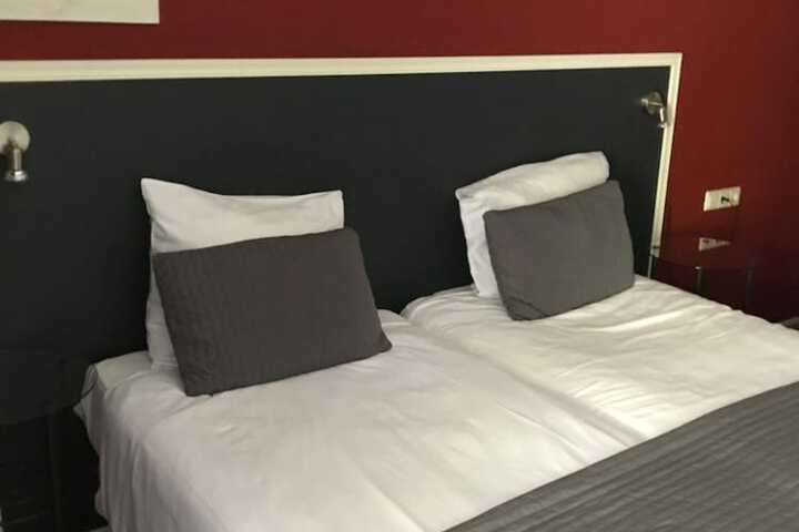 Room 15 of 50