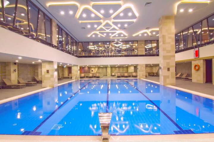 Hotel with Pool