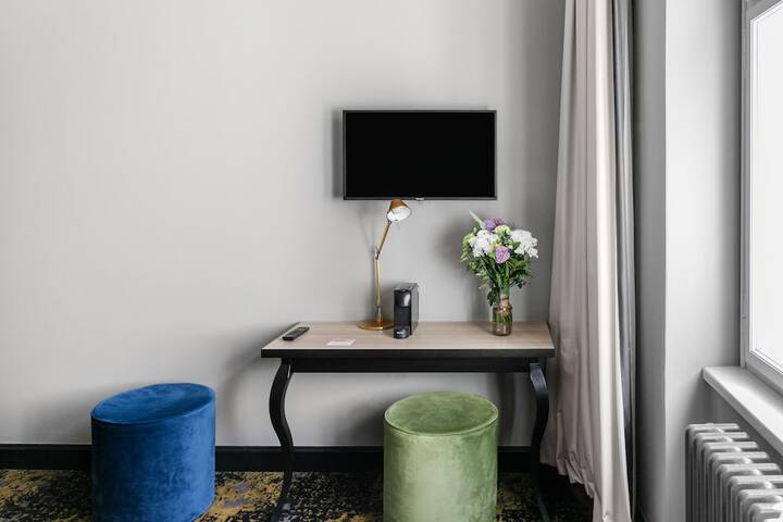 Room 11 of 50