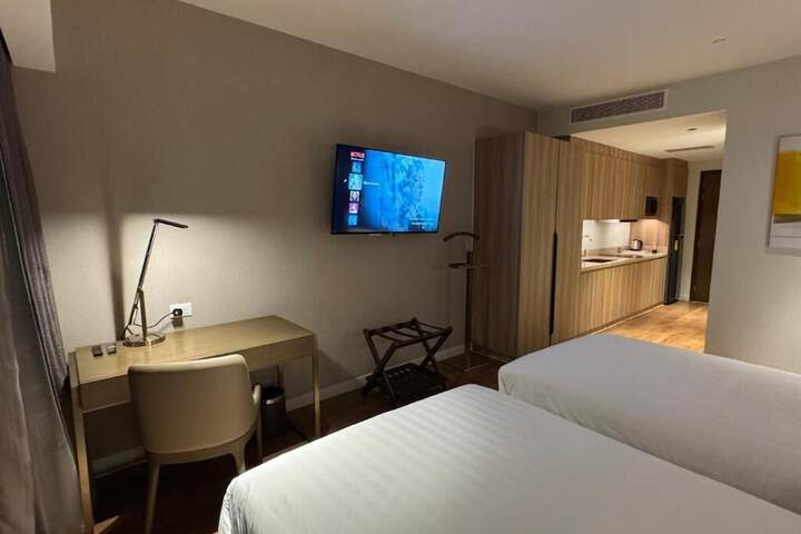 Room 2 of 17