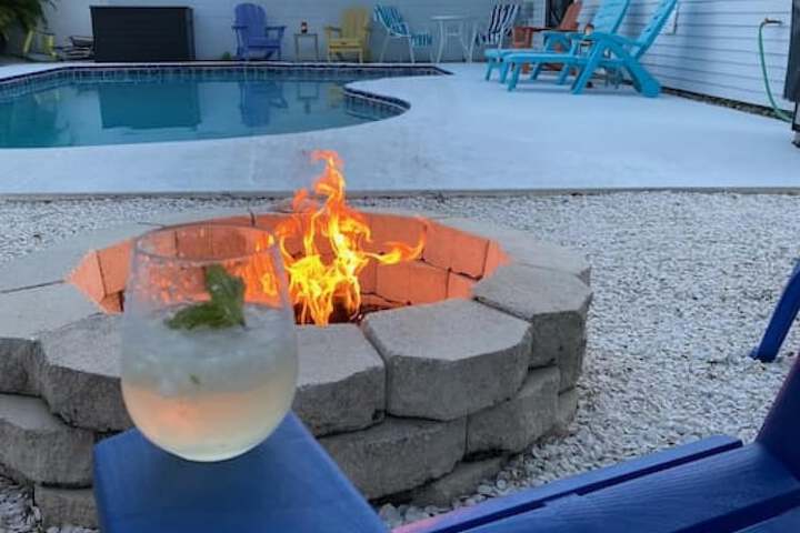 Heated Pool Close to St. Pete Tampa Pet Friendly