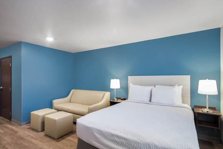 Standard King Bed Accessible (6 of 20)