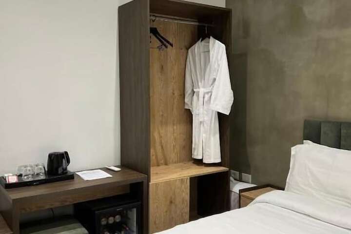 Room 73 of 112