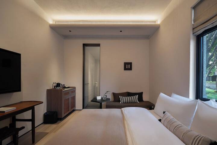 Room 51 of 100