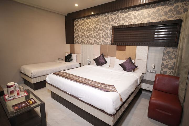 Room 8 of 25