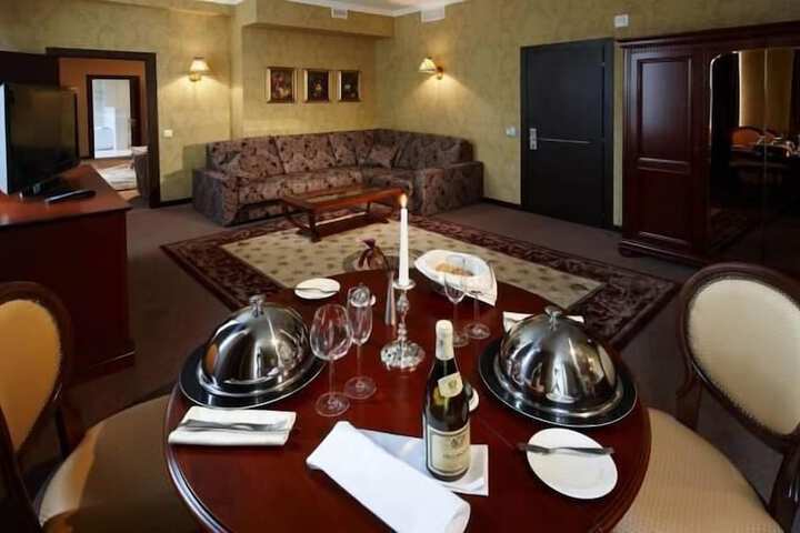 Room 35 of 123