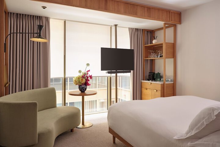 Room 43 of 78
