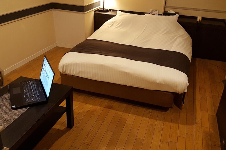 Room 9 of 21
