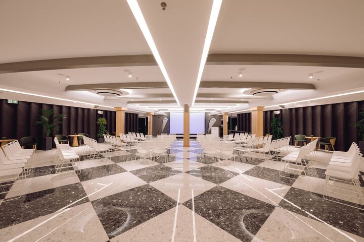 Business Center 116 of 136