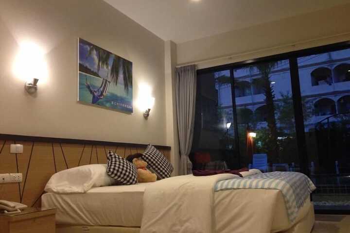 Room 11 of 35