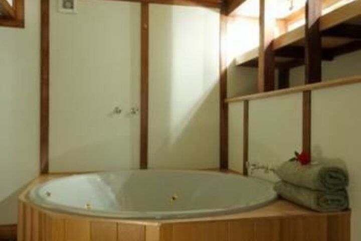 Hot Tub 4 of 4