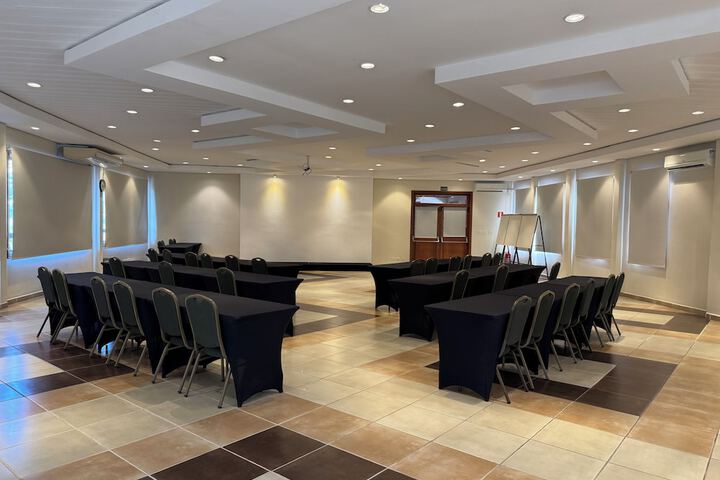 Ballroom/Hall 54 of 86