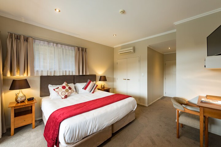 Room 10 of 36