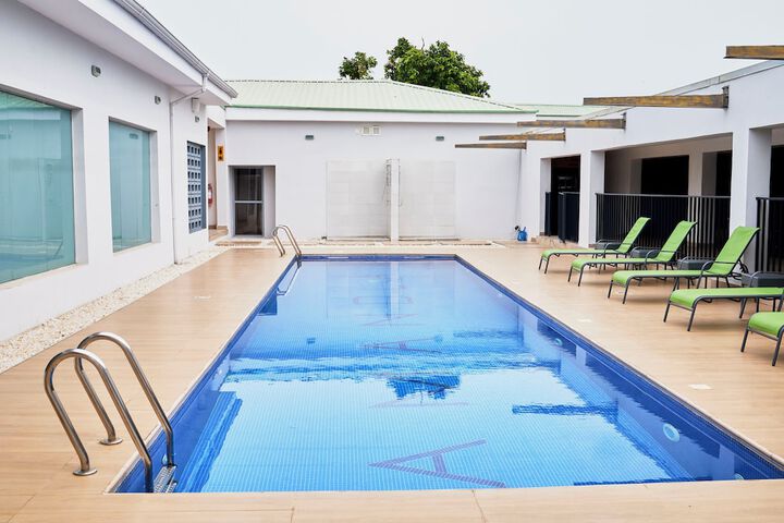Pool 30 of 82