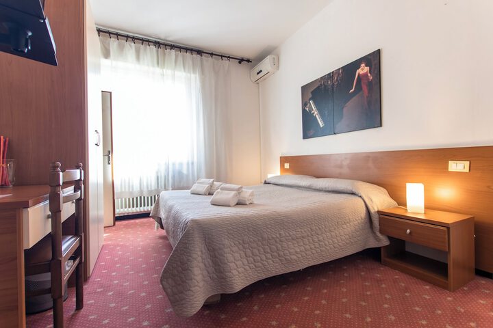 Room 7 of 23