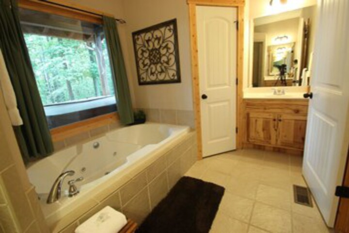 Room 3 of 28